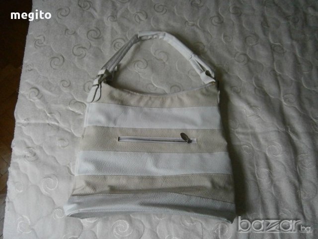 Нова дамска бяла чанта, снимка 3 - Чанти - 16220589