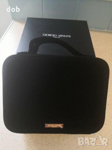 Нова козметична чанта/несесер бокс кадифе Giorgio Armani Parfums Velvet Black RIGID VANITY  оригинал, снимка 4 - Чанти - 24928754