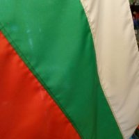 Българско знаме от плат - различни размери, снимка 1 - Други стоки за дома - 22221200