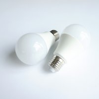 Лампа LED V-TEC енергоспестяваща с цокъл E27 220V 10W 2700K, снимка 1 - Лампи за таван - 23391463