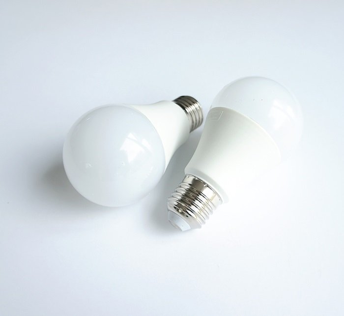 Лампа LED V-TEC енергоспестяваща с цокъл E27 220V 10W 2700K в Лампи за  таван в гр. София - ID23391463 — Bazar.bg