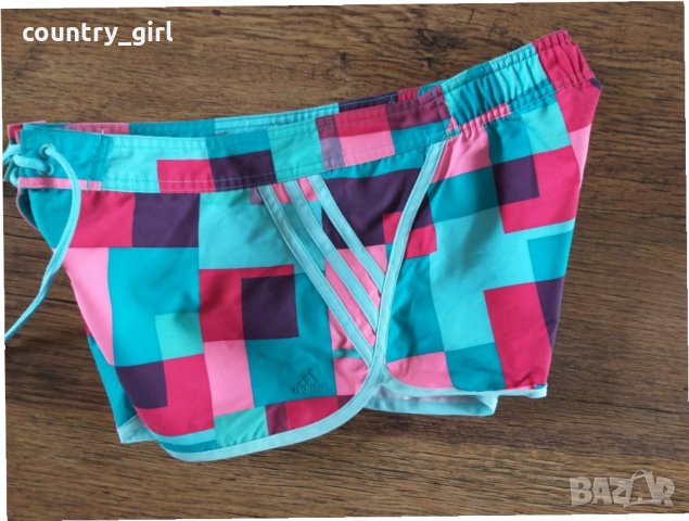 adidas - страхотни дамски шорти, снимка 3 - Къси панталони и бермуди - 25604357