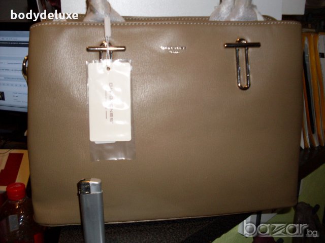 David Jones луксозна бежова чанта