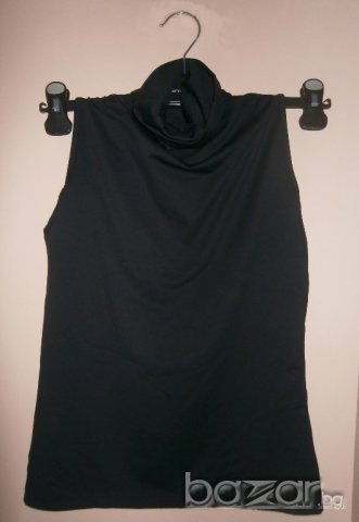 Дамска полу блуза без ръкав в черен цвят