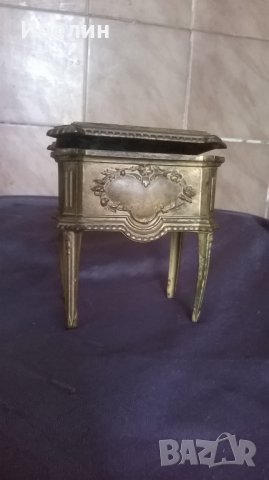 барокова кутия за бижута