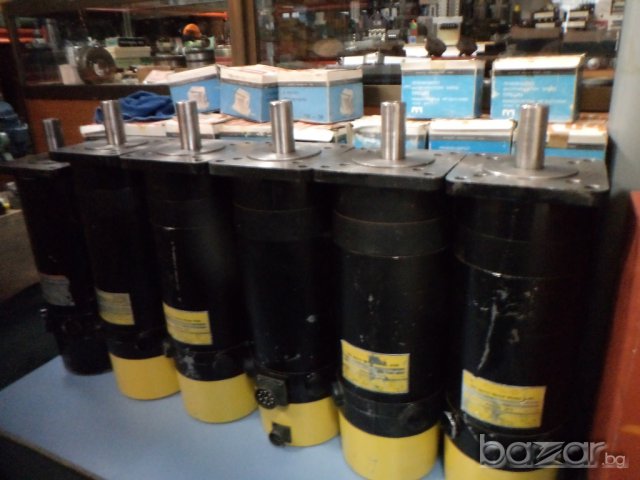 Dc серво мотор Fanuc, снимка 2 - Други машини и части - 7292970