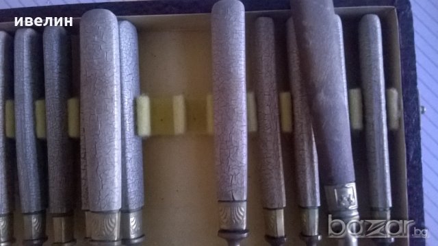 стар коплект-ножове и вилици в кутия, снимка 5 - Антикварни и старинни предмети - 18647284