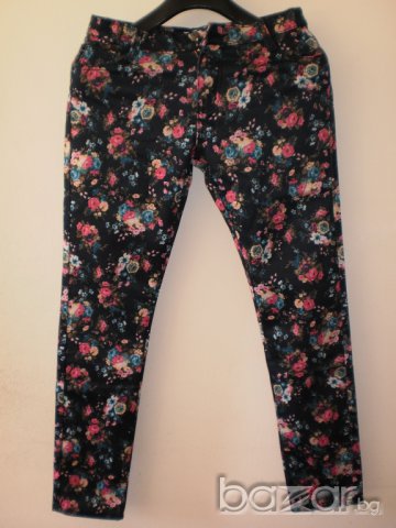 Нов флорален панталон тип дънков, снимка 2 - Детски панталони и дънки - 7269715