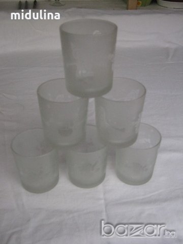 Сервиз чаши за ракия с новогодишни мотиви, снимка 1 - Сервизи - 18350844