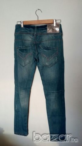 Bershka дамски дънки - S размер, снимка 2 - Дънки - 20236752