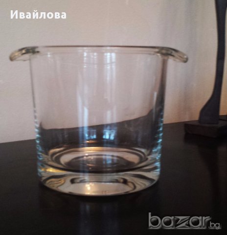Кристален съд за лед