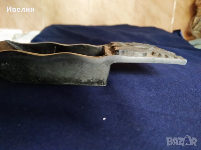 стар метален пепелник, снимка 2 - Антикварни и старинни предмети - 25912911