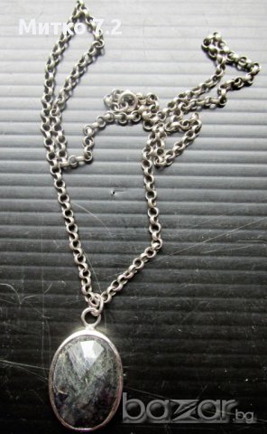 Сребърен медальон с естествен камък, снимка 1 - Колиета, медальони, синджири - 16984723