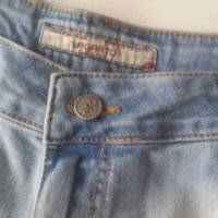 Дънкови къси панталони, размер 26-27, снимка 2 - Дънки - 18696401