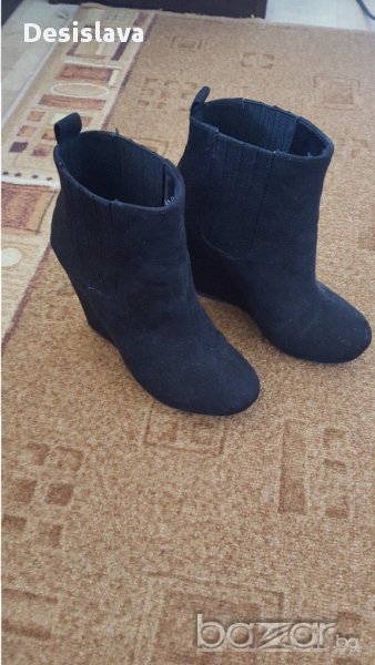 Боти на платформа, снимка 1