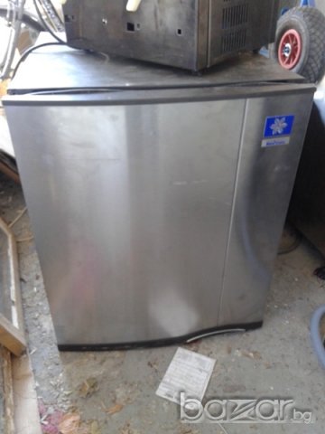  За риба,колбасарски цехове,хлебозаводи,и други ледогенератори на гранули без бин  лед за магазини з