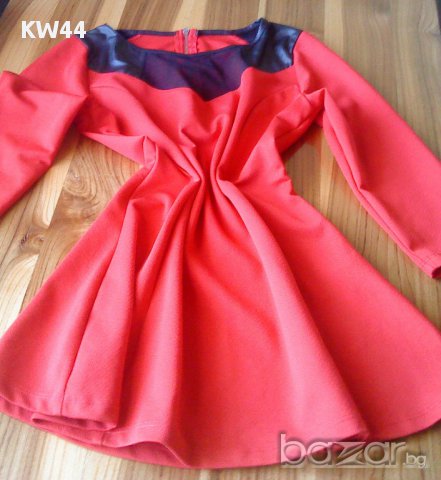 Червена блуза