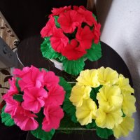 Цветя от хартия-иглики, снимка 1 - Изкуствени цветя - 24675679
