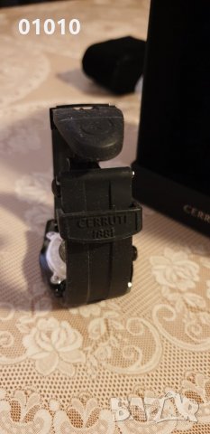 Cerruti автоматичен часовник перфектен като нов оригинален, снимка 7 - Мъжки - 25632027