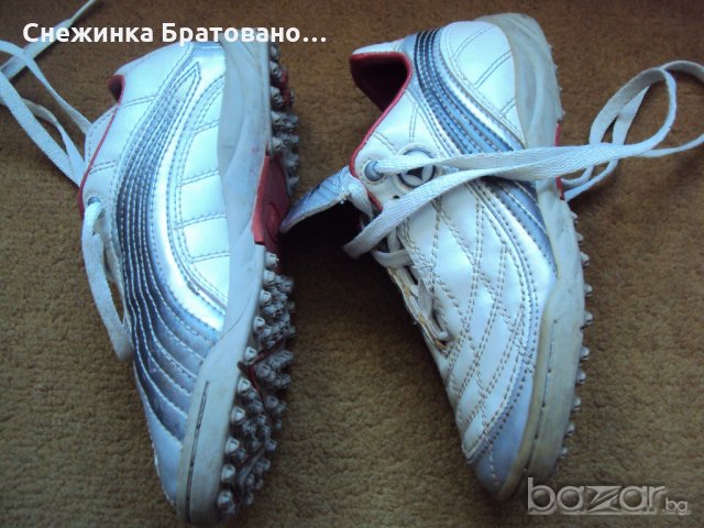 Детски футболни обувки Spalding , снимка 3 - Детски маратонки - 18913363