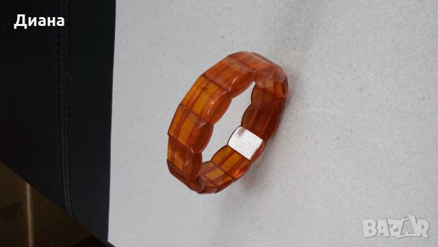 Продавам масивни гривни , обеци,медальон от естествен кехлибар, снимка 2 - Гривни - 22773361