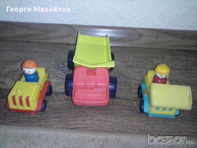 Играчка самосвал и 2 колички с човечета, снимка 1 - Коли, камиони, мотори, писти - 16478711