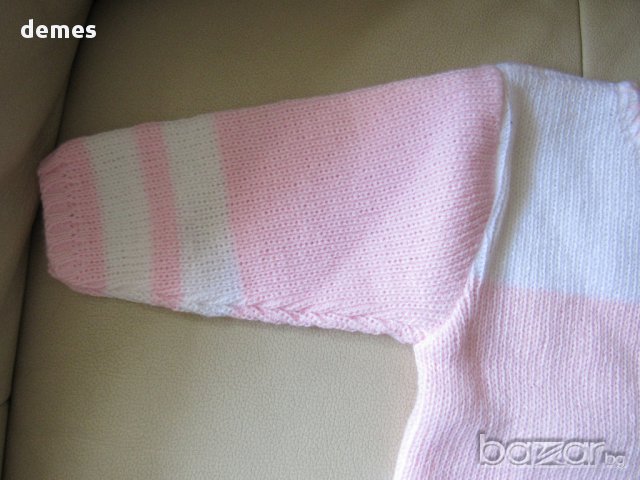 Прекрасна машинно плетена жилетка в бяло и розово размер 30, нова, снимка 3 - Детски пуловери и жилетки - 15826536