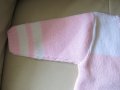 Прекрасна машинно плетена жилетка в бяло и розово размер 30, нова, снимка 3