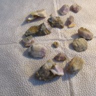 Минерали - необработени скъпоценни камъни - аметисти , снимка 1 - Други - 15190496