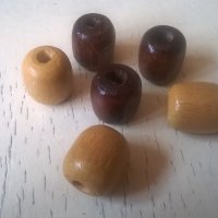 мъниста дървени топчета 2 цвята. размер 10х12 мм, снимка 1 - Антикварни и старинни предмети - 25790250