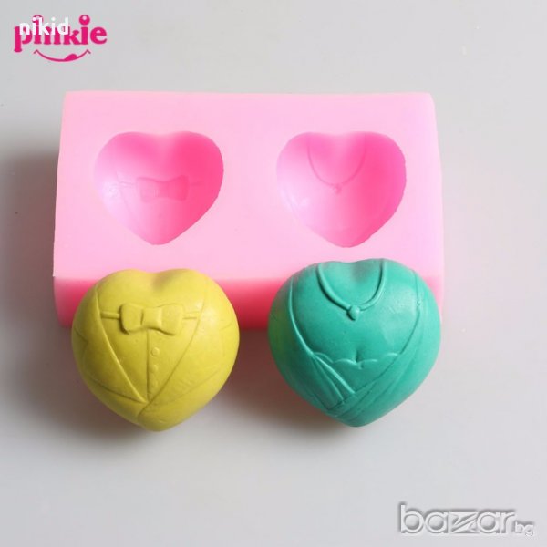 Дамско деколте мъжки костюм папионка в сърца силиконов молд форма калъп декор фондан шоколад гипс, снимка 1