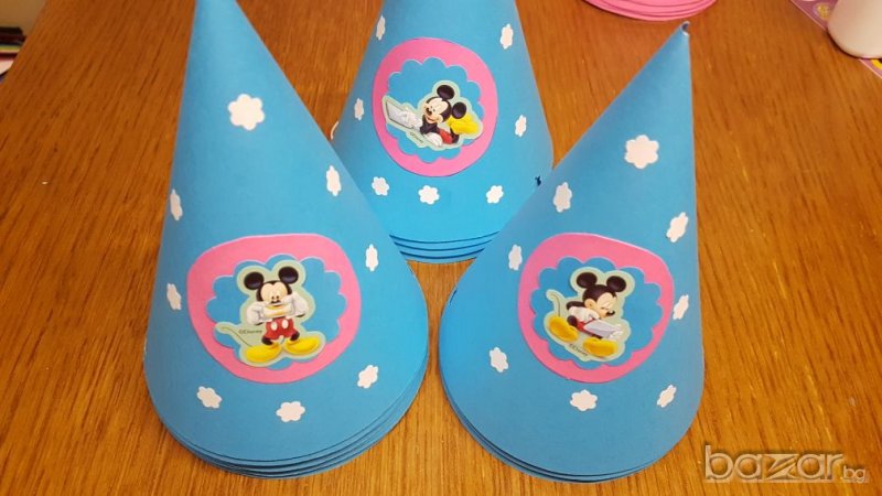 Картонени парти шапки за рожден ден с Мики Маус, снимка 1