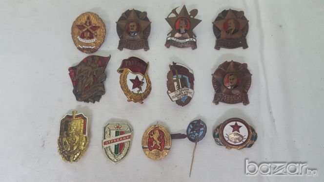 Лот нагръдни соц знаци, снимка 1