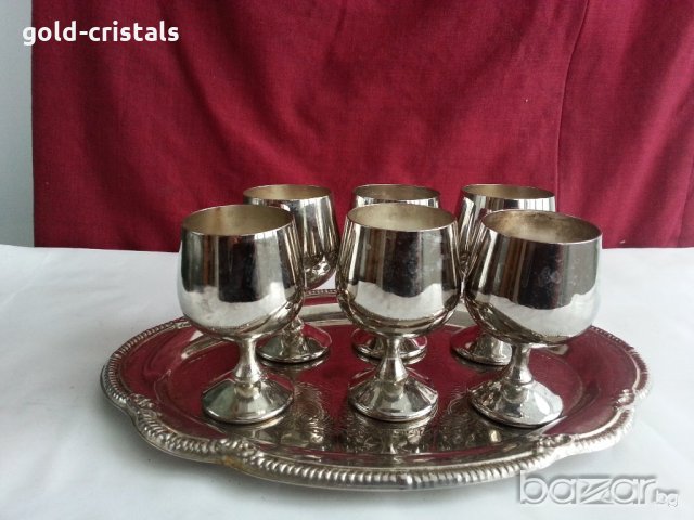 Посребрени чашки за ракия с поднос, снимка 3 - Антикварни и старинни предмети - 20696631