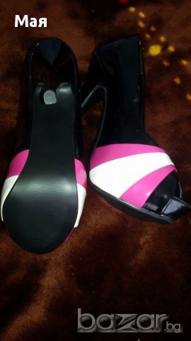 Дамски лачени обувки на ток