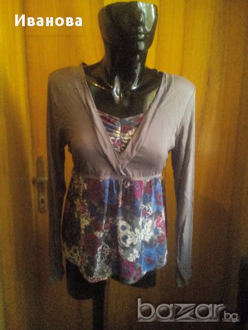 Нова блуза в сиво и цветя М / Л, снимка 1 - Блузи с дълъг ръкав и пуловери - 15266295