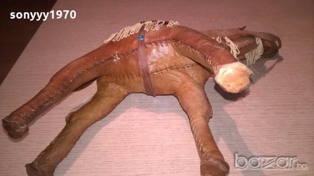 камила 30х30х10см-кожа-внос швеицария, снимка 8 - Антикварни и старинни предмети - 18711435