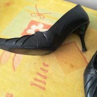 Остри черни обувки , снимка 5 - Дамски обувки на ток - 24579141