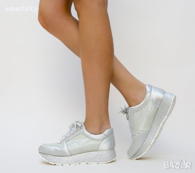 Дамски спортни обувки с вградена платформа, снимка 1
