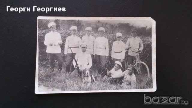 Стара военна фотография на офицери и войници с бели униформи, дебел картон, уникат, снимка 2 - Антикварни и старинни предмети - 13068348