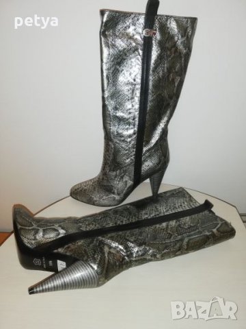  Дамски ботуши GF Ferre