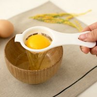 915 Прибор цедка за разделяне на жълтък от белтък на яйца, снимка 1 - Прибори за хранене, готвене и сервиране - 25302245