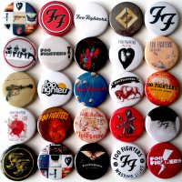 Значки на Foo Fighters, снимка 1 - Други ценни предмети - 24867959