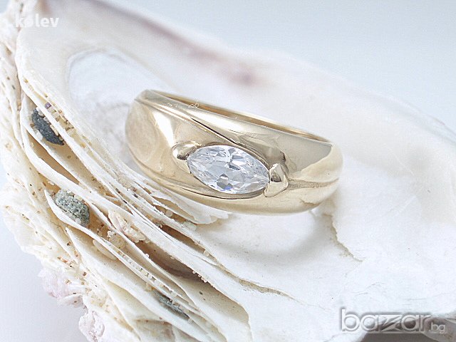 златен пръстен, тип халка, с цирконий форма маркиз 3.23 грама, размер 54, снимка 1