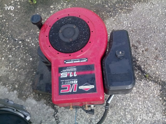 продавам двигател briggs&stratton 11.5Hp 16Hp на части , снимка 1 - Градинска техника - 21704980