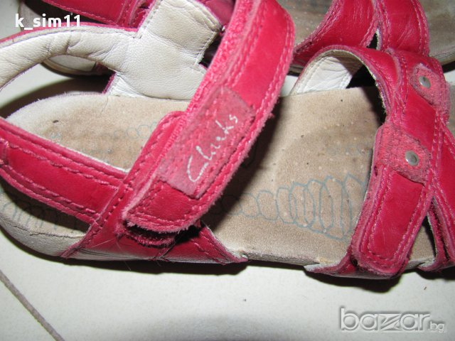 Червени кожени сандали на Clarks №30 или UK 11, снимка 4 - Детски сандали и чехли - 15078608