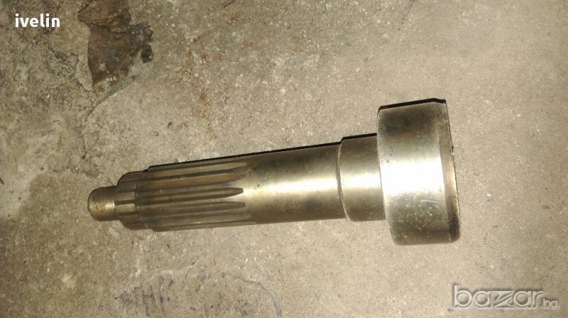 Вал ВОМ МТЗ-80 (роликовый) 70-4202017, снимка 1