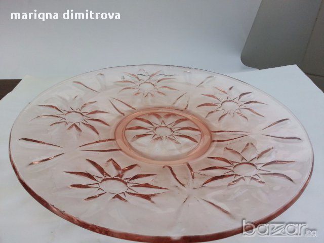 голямо плато розово стъкло масивно гравирано стъкло, снимка 3 - Чинии - 14322371
