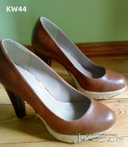 обувки, снимка 1 - Дамски обувки на ток - 20929299