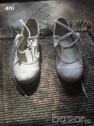 елегантни обувки, снимка 1 - Детски сандали и чехли - 18491253